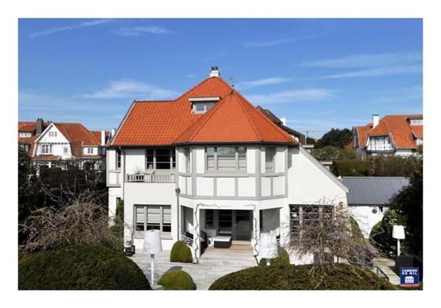 Prachtige villa (cottage-stijl), gelegen in hartje Zoute...