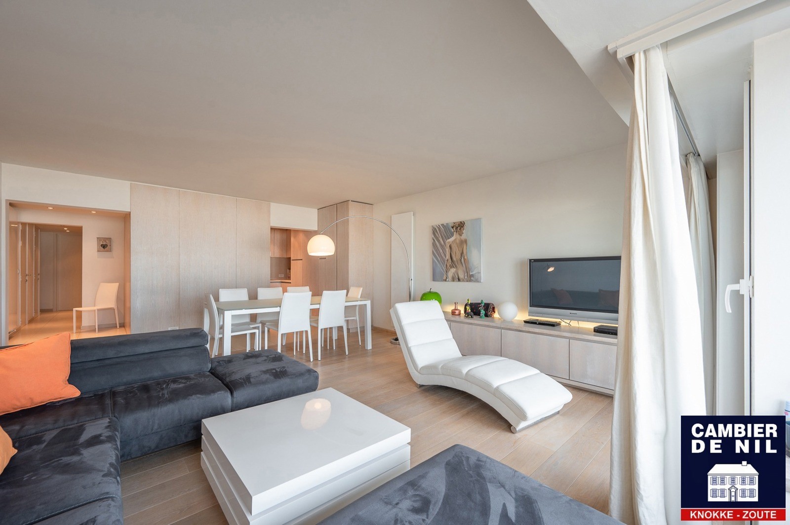 MEUBLÉ : Appartement spacieux avec vue mer et 4 chambres à coucher à Duinbergen ! 3