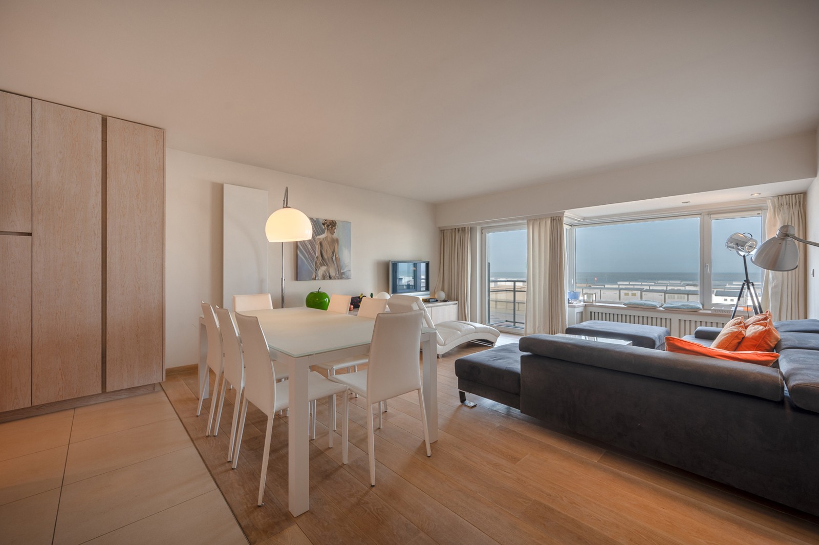 MEUBLÉ : Appartement spacieux avec vue mer et 4 chambres à coucher à Duinbergen ! 1
