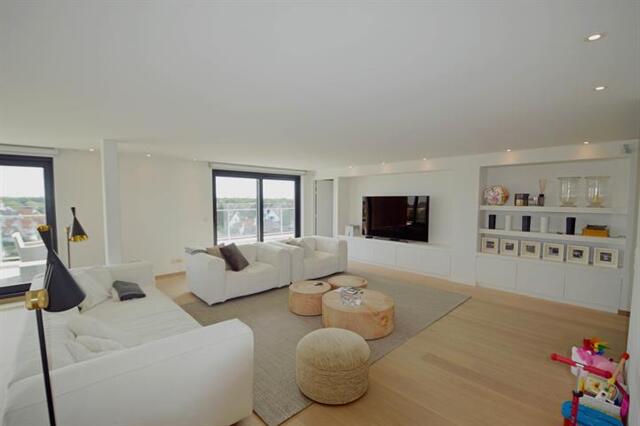 Uitzonderlijk hoekappartement op een topligging