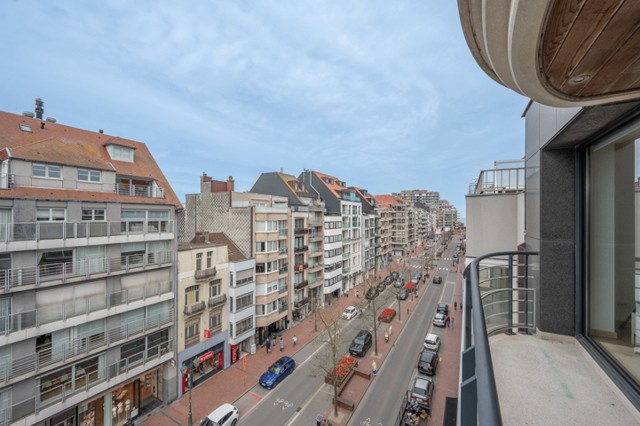Non-meublé, spacieux appartement de 3 CH situé à Avenue Lippens