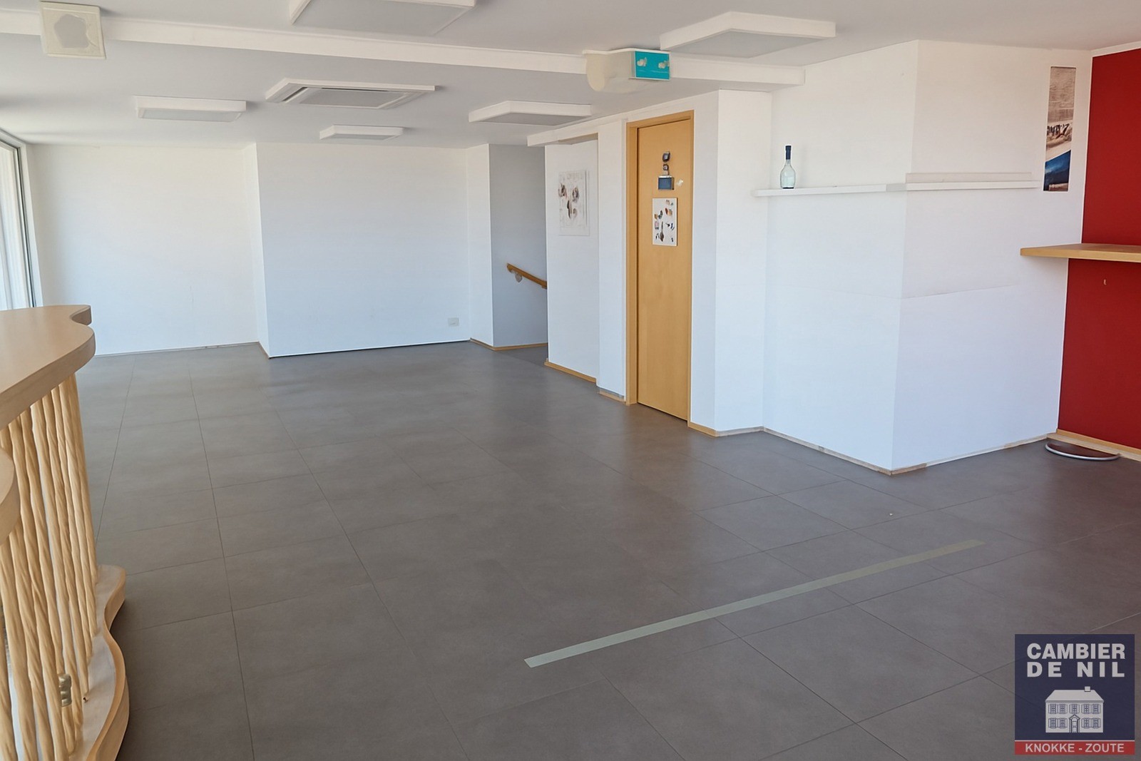 Zeedijk Het Zoute handelspand te huur op toplocatie  5