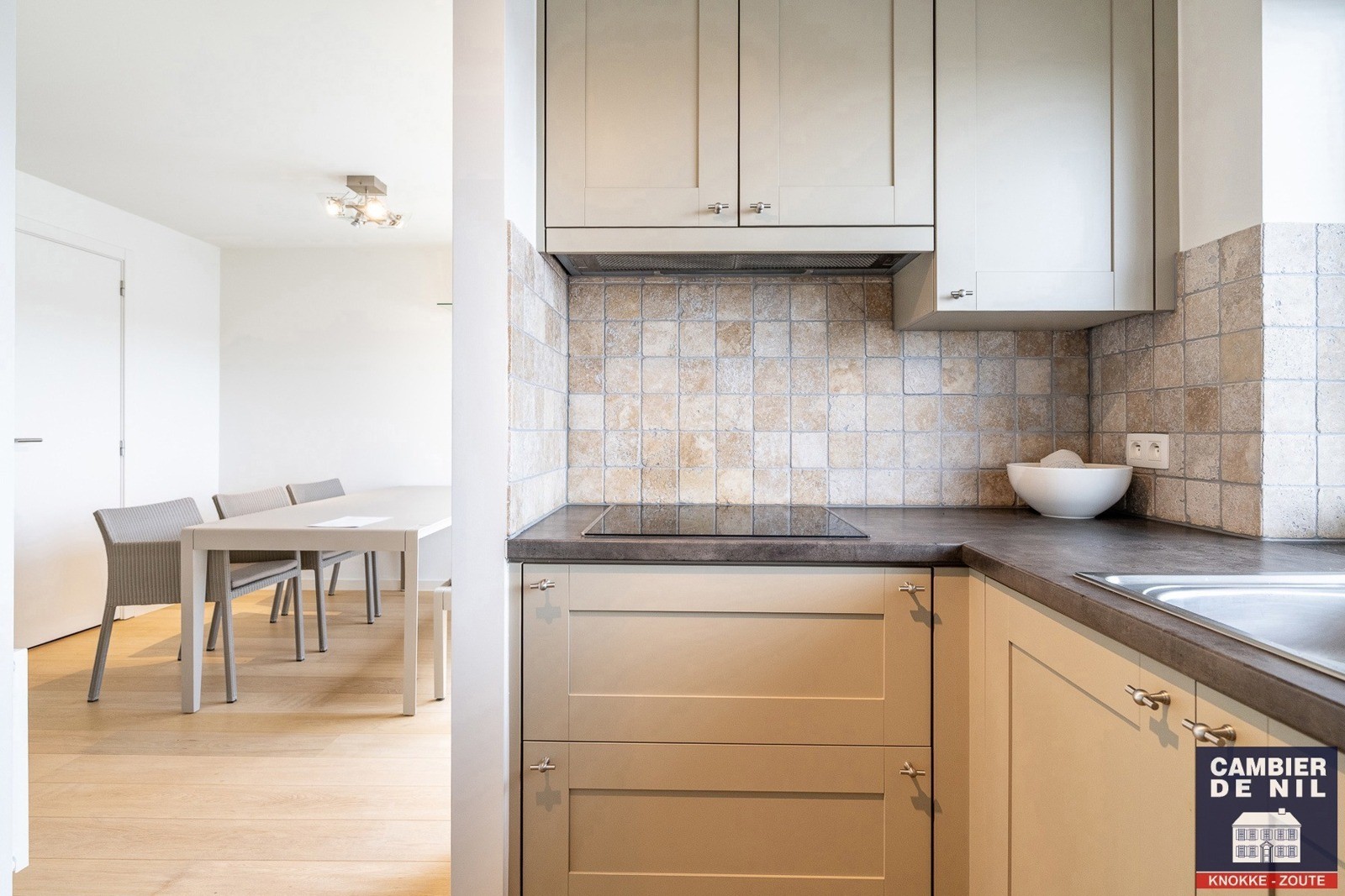 Instapklaar, gemeubeld appartement nabij de zeedijk te Duinbergen 8