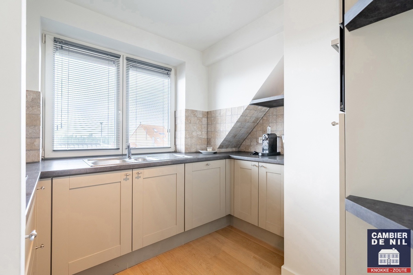 Instapklaar, gemeubeld appartement nabij de zeedijk te Duinbergen 10