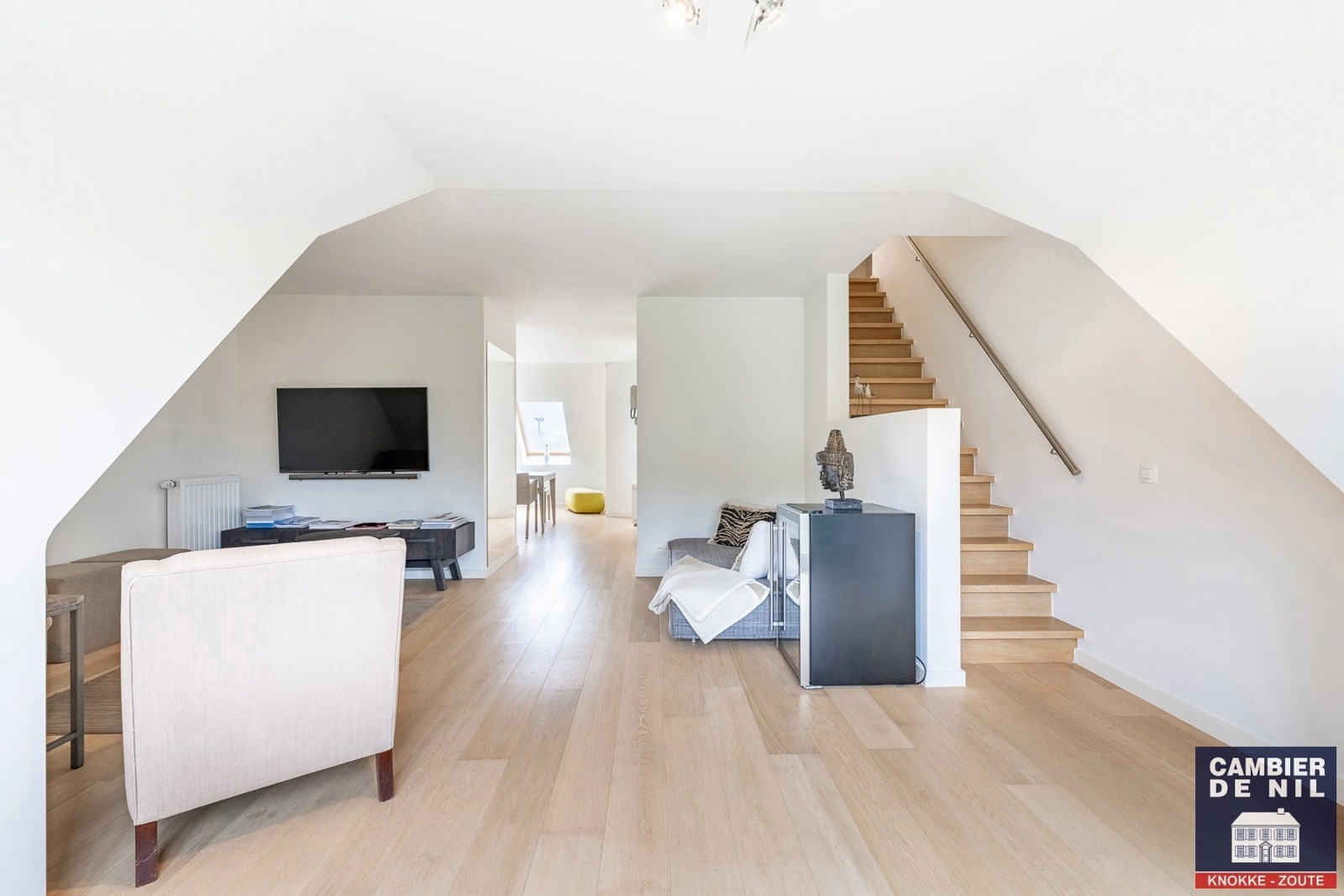 Instapklaar, gemeubeld appartement nabij de zeedijk te Duinbergen 14