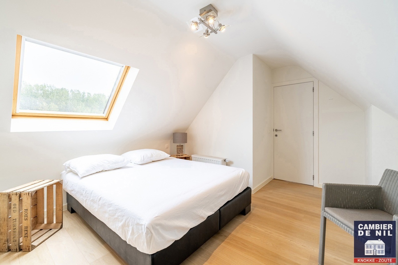 Instapklaar, gemeubeld appartement nabij de zeedijk te Duinbergen 21