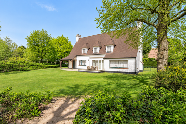 EXCLUSIEF: Eigendom met een uniek perceel van 1.445m² in het Zoute