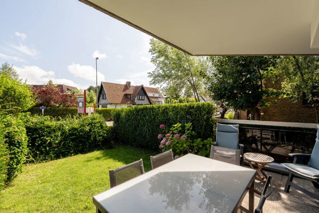 Zonnig gelijkvloers appartement centraal in het Zoute