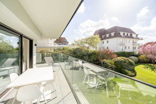 EXCLUSIEF : Hoekappartement op de Wandeldijk-Zonnekant