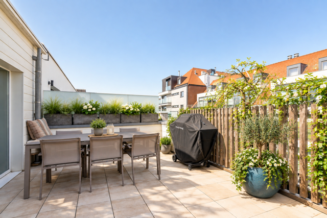 Instapklaar penthouse met ruime terrassen aan de Kustlaan