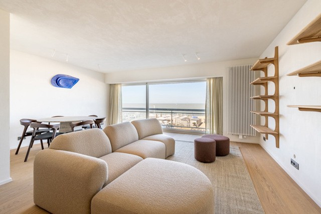 Exclusief: Prachtig gerenoveerd appartement met frontaal zeezicht
