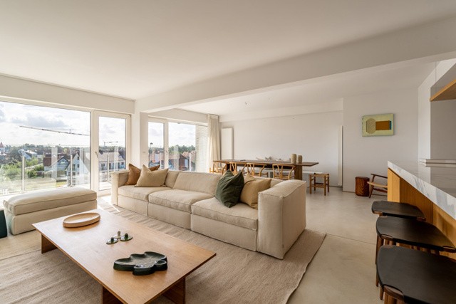 Exclusief: Ruim en breed appartement met open zichten over het Zoute