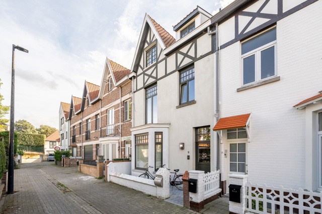 Exclusief: vernieuwde woning in charmant doodlopend straatje