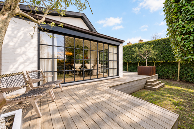 Stijlvol gerenoveerde woning in residentiële wijk te Knokke