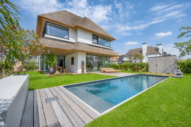 Alleenstaande en luxueus afgewerkte nieuwbouwvilla gelegen in het mooie Duinenwater